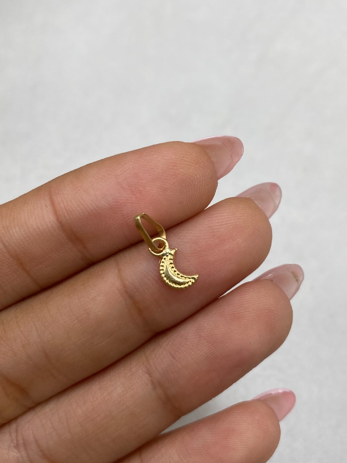Dije media luna borde diamantado  Oro amarillo 18k 0,19 Gr / 4,0 mm / 1,0 Cm