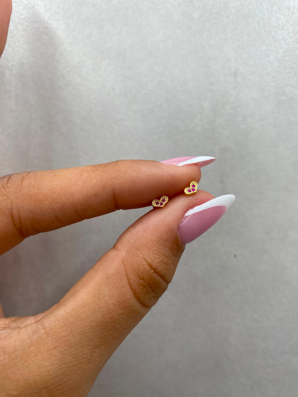 Topos corazon circon fucsia Oro amarillo 18k 0,47 Gr / 4 mm