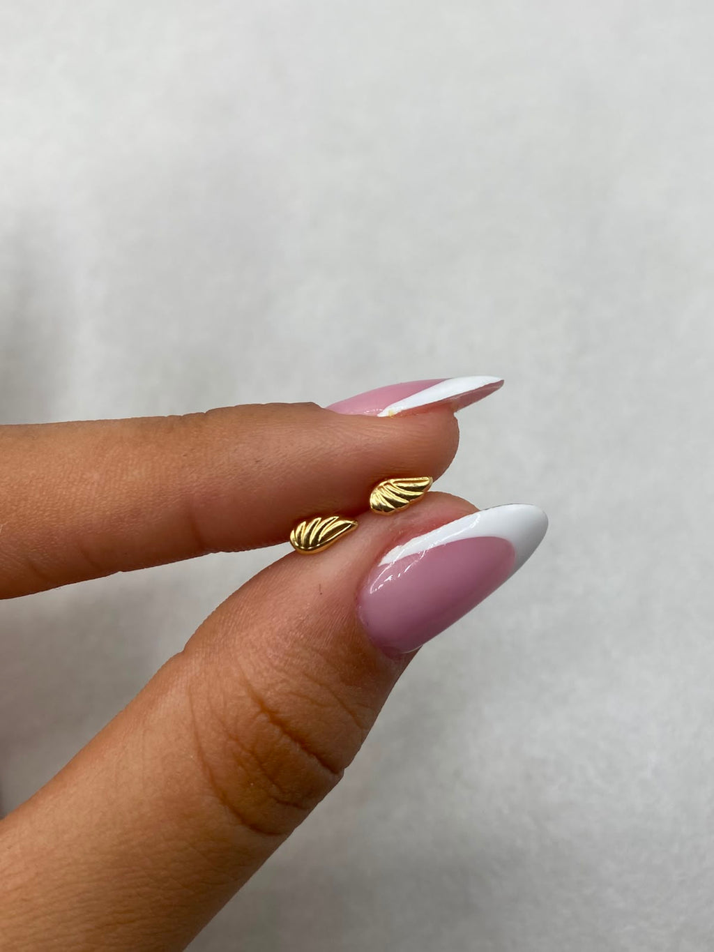 Topos alas  Oro amarillo 18k 0,45 Gr / 3 mm