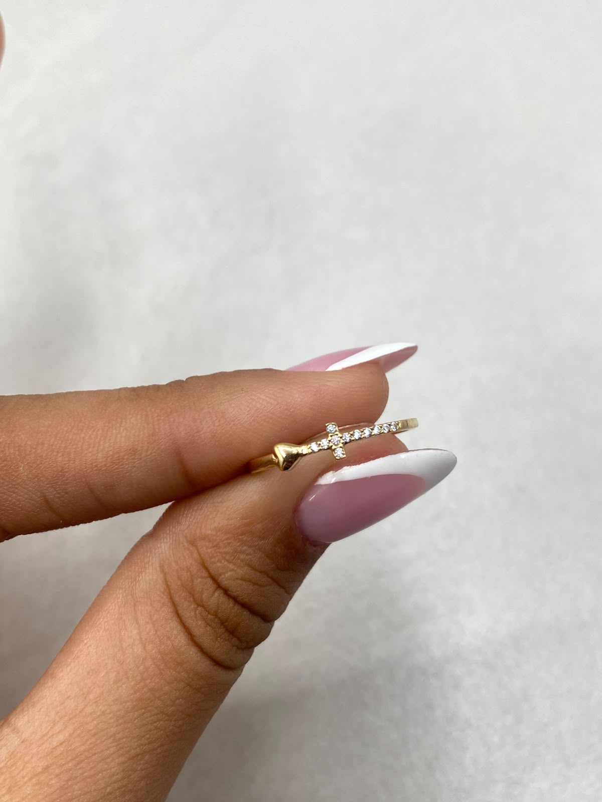 Anillo corazon con cruz circones blancos Oro amarillo 18k / Talla 6 / 1,03 Gr