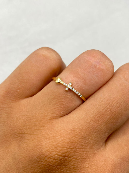 Anillo corazon con cruz circones blancos Oro amarillo 18k / Talla 6 / 1,03 Gr