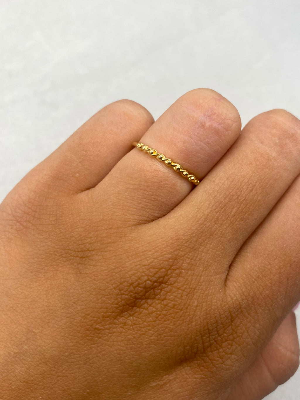 Anillo entrelazado / Talla 6 1/2 / 1,02 Gr / 1 mm