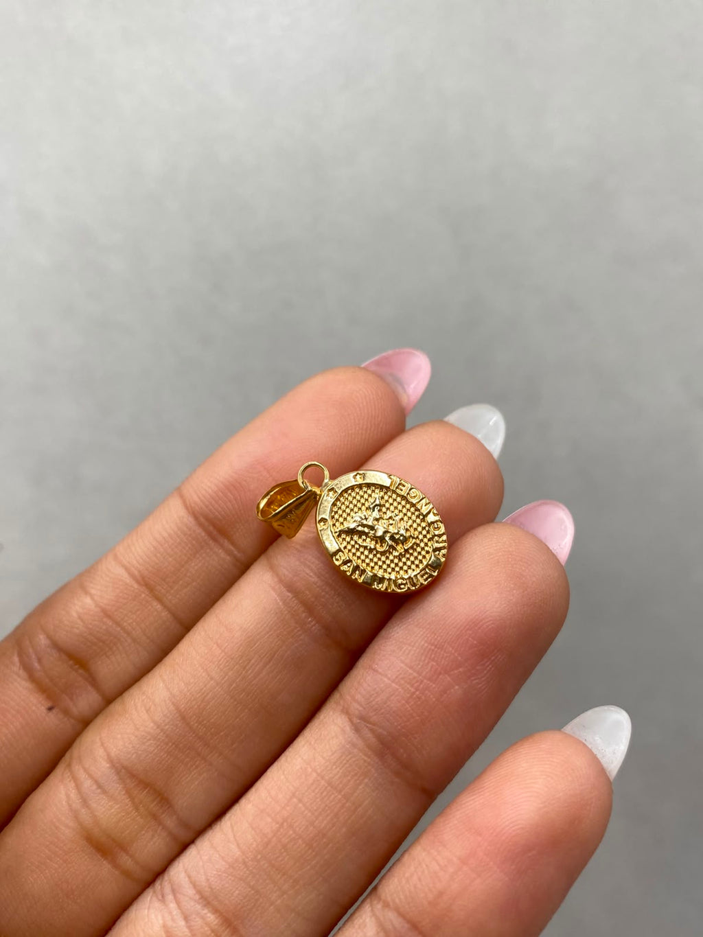 Dije san miguel arcangel troquelado Oro amarillo 18k +1 / 0,78 Gr / 1 mm / 2,1 Cm
