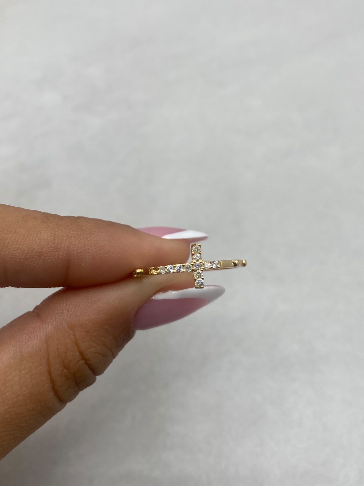 Anillo cruz circones blancos / Talla 6 1/2 / 1,47 Gr / 7 mm