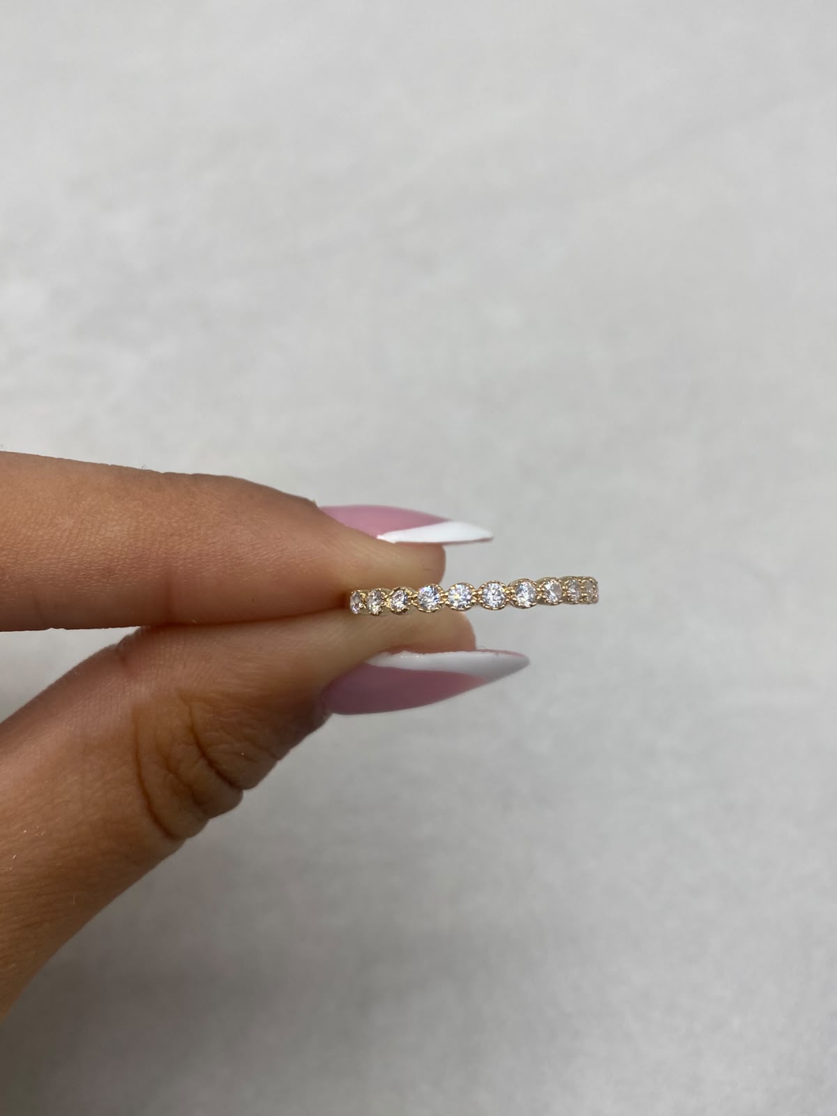 Anillo Churumbela circones blancos Oro amarillo 18k / Talla 6 1/2 / 1,33 Gr / 2 mm
